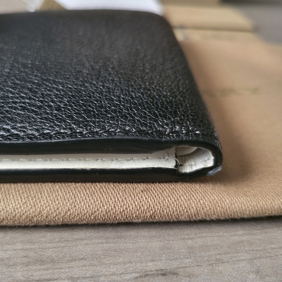 Burberry Heritage Stripe Leather International Bifold Wallet - Picture 5 of 10